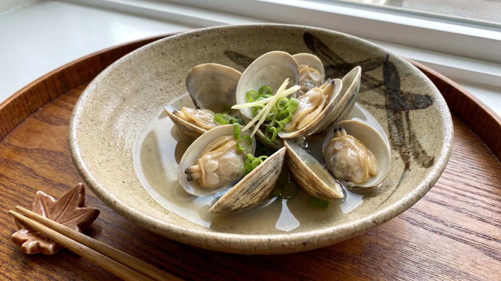 Sake-Steamed Clams (アサリの酒蒸し, Asari no Sakamushi)
