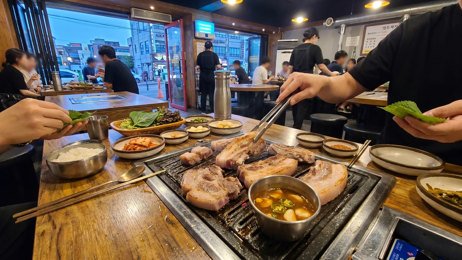 Heuk-dwaeji-gui (Jeju Black Pork)