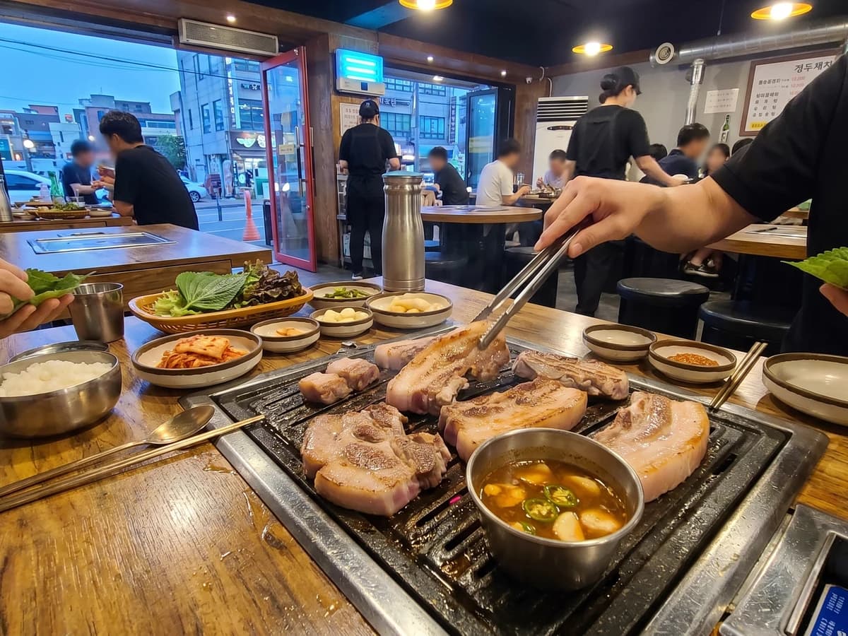 Heuk-dwaeji-gui (Jeju Black Pork) - Chef Jeong-sun