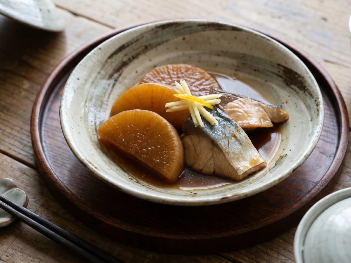 Simmered Yellowtail and Daikon (ぶり大根, Buri Daikon) - Chef Takumi
