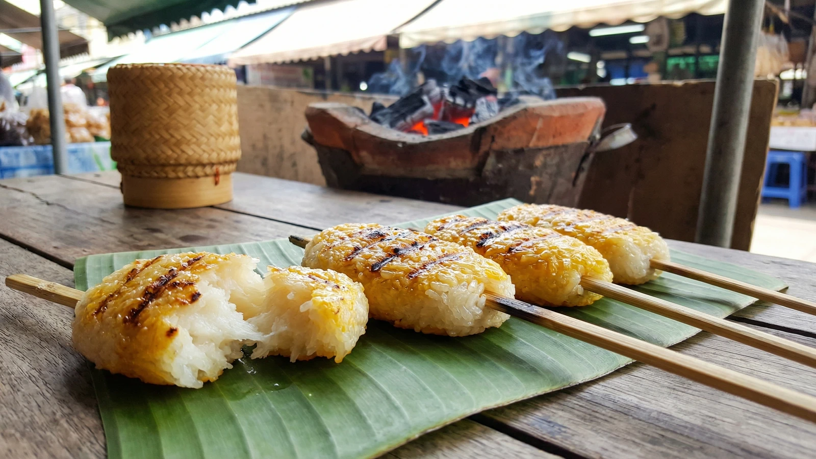 Grilled Sticky Rice Cakes (Khao Niew Ping)