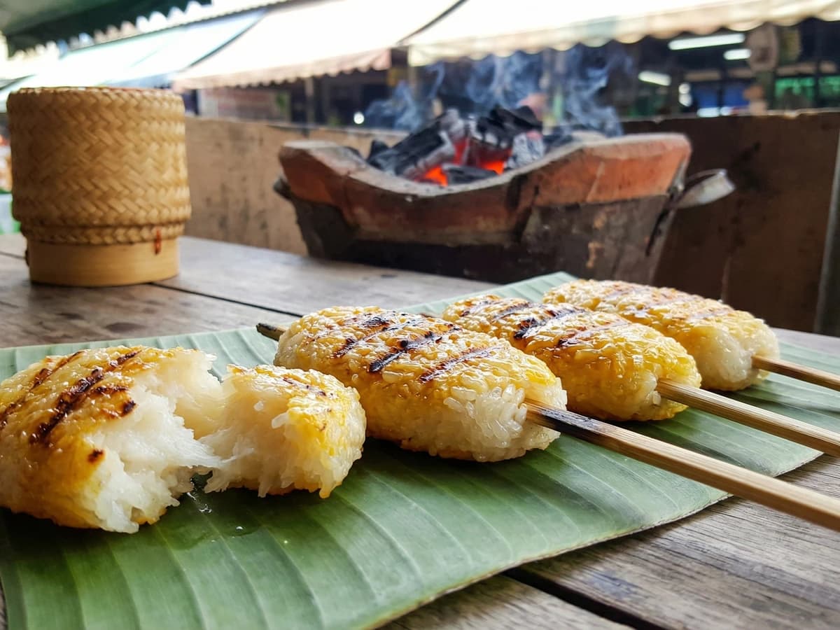 Grilled Sticky Rice Cakes (Khao Niew Ping)