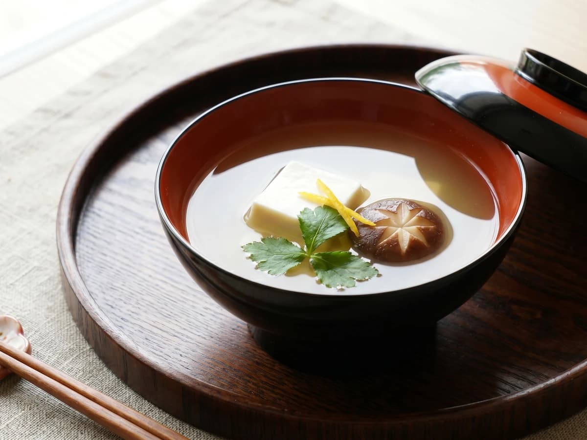 Clear Soup (すまし汁, Sumashijiru)