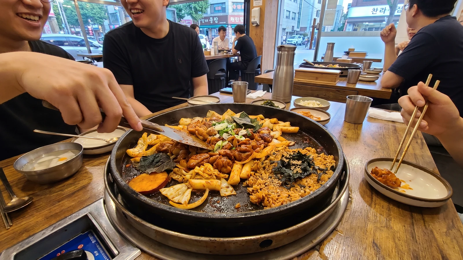 Dak-galbi (Chuncheon Spicy Chicken)