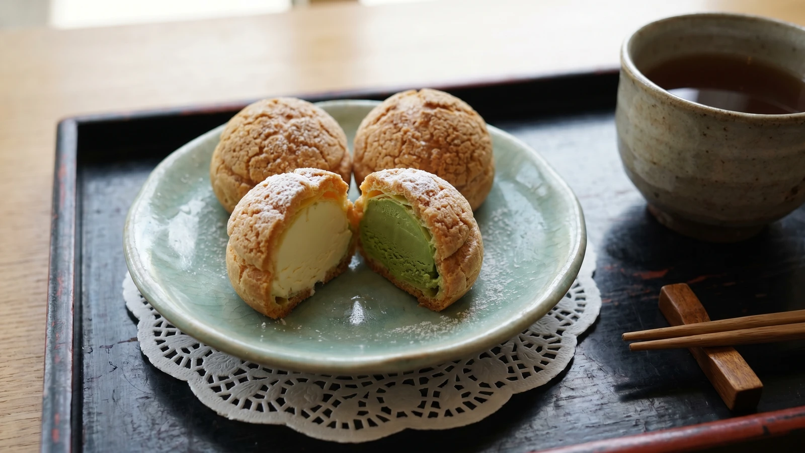 Shū Aisu (シューアイス, frozen choux ice cream puffs)