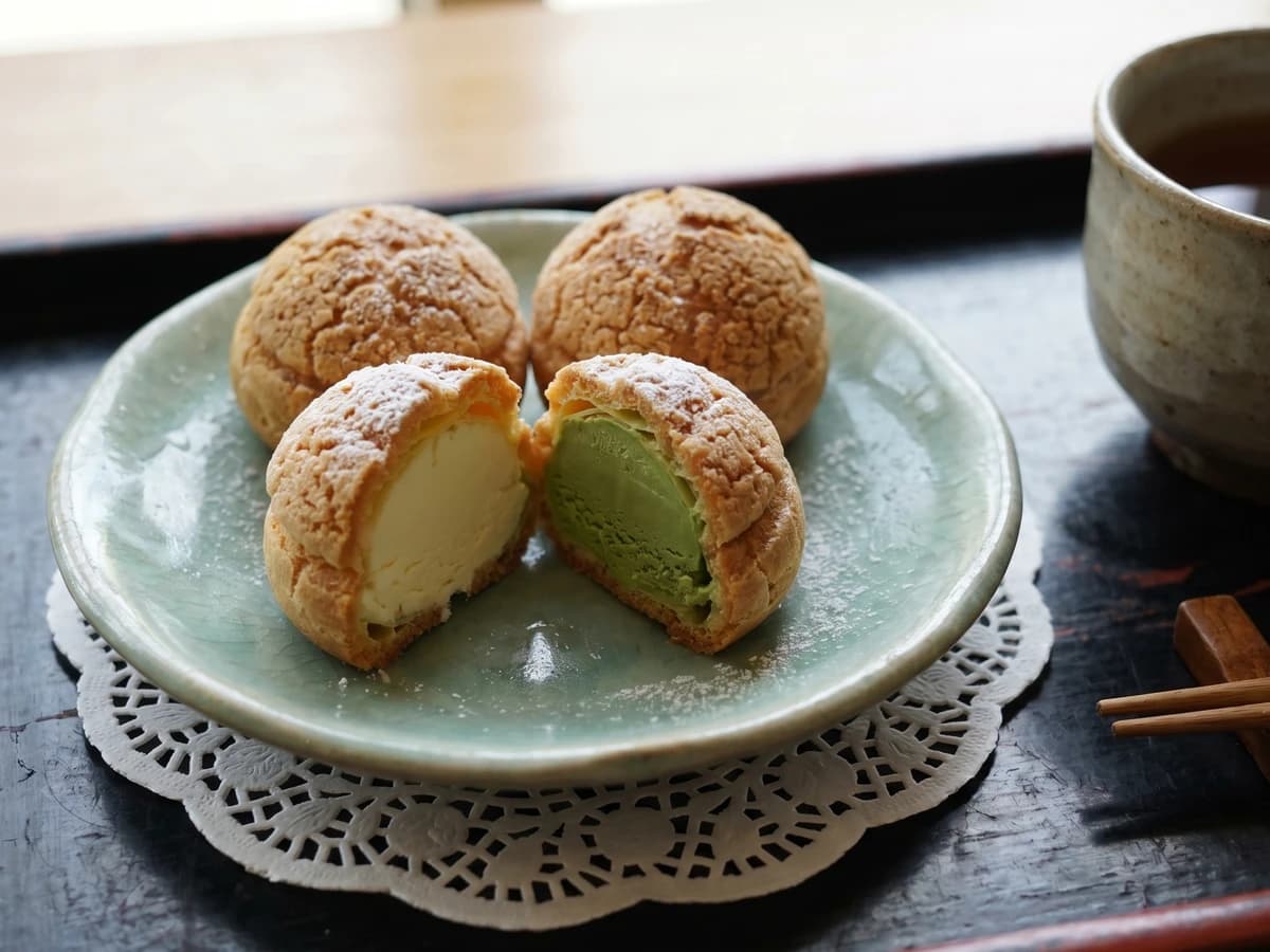 Shū Aisu (シューアイス, frozen choux ice cream puffs) - Chef Takumi