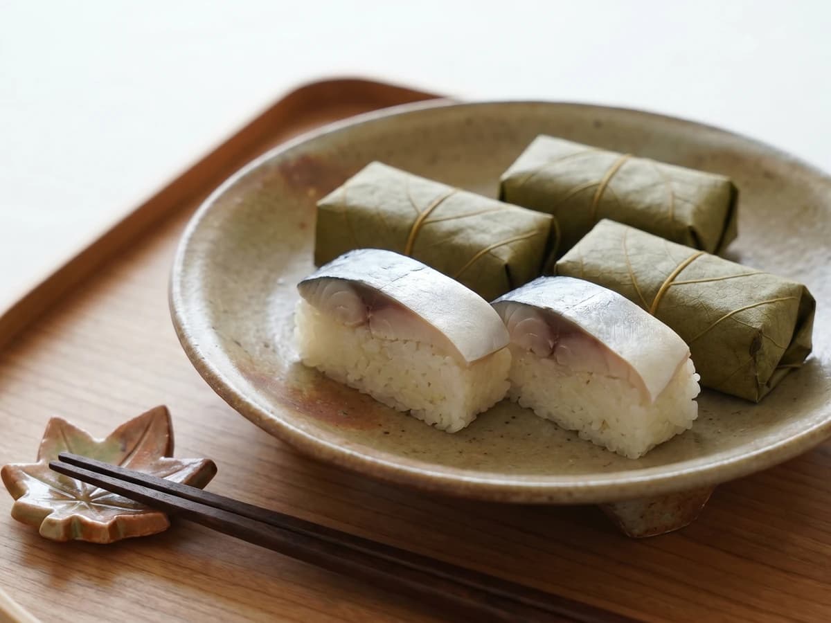 Kakinoha-zushi (柿の葉寿司, Nara persimmon-leaf sushi) - Chef Takumi