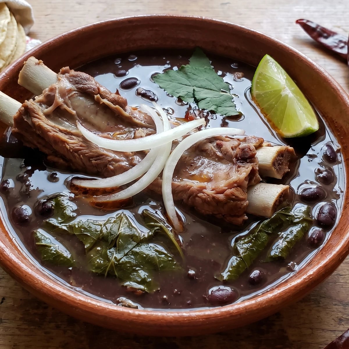 Frijoles con Espinazo y Hierba Santa
