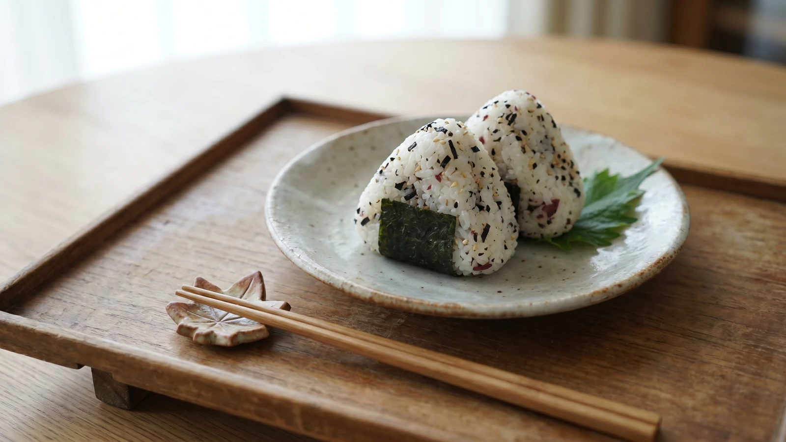 Furikake Onigiri (ふりかけおにぎり, seasoned rice balls)