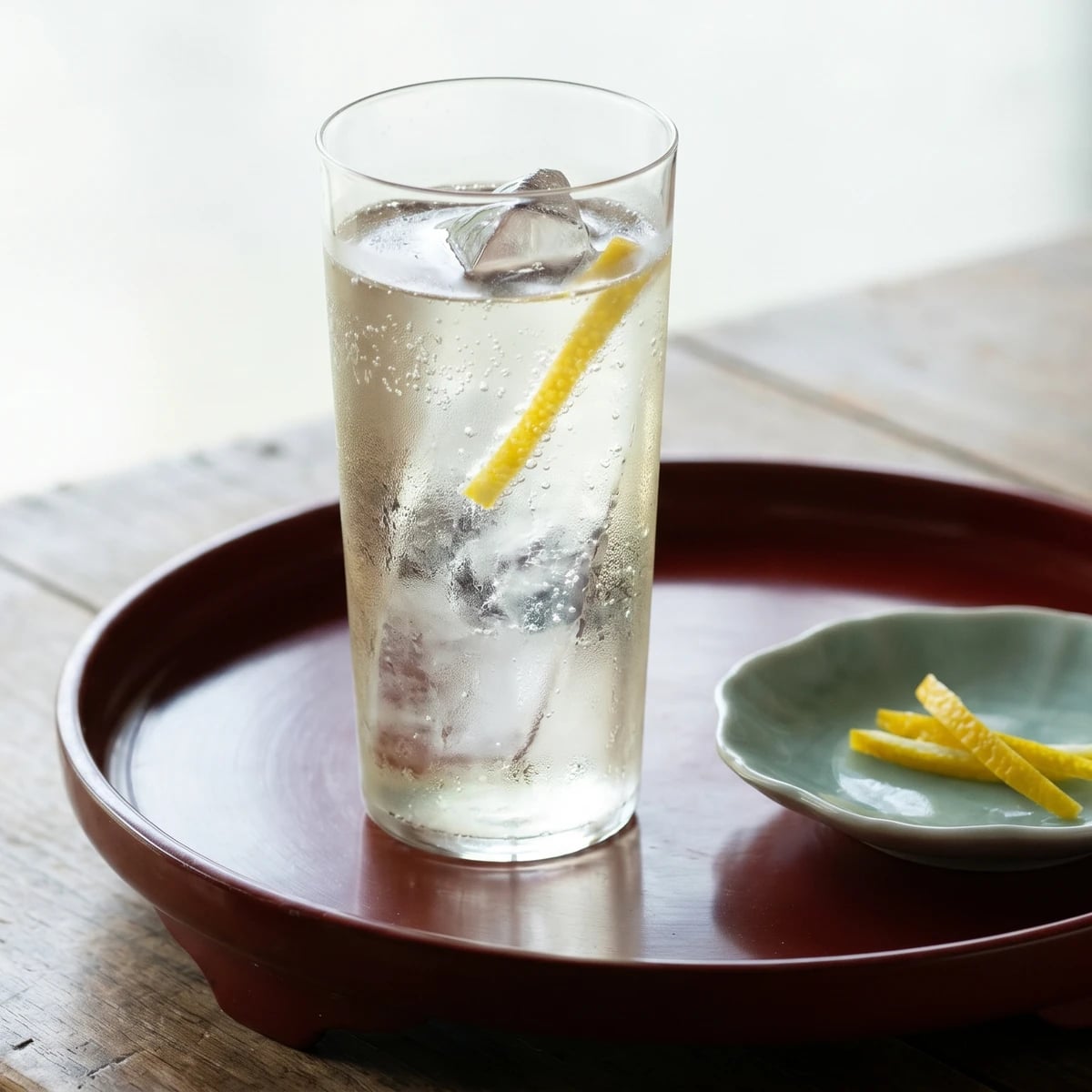 Nihonshu Highball (日本酒ハイボール, sparkling sake)