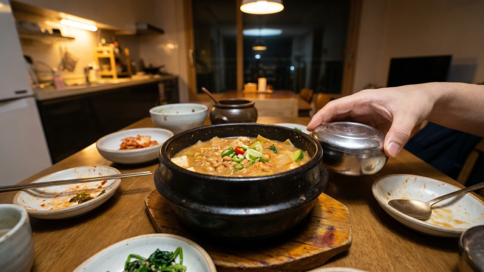 Cheonggukjang-jjigae (청국장찌개, Fast-Fermented Soybean Stew)