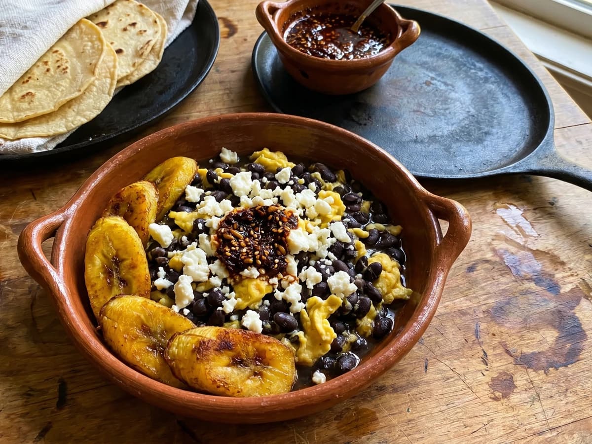 Huevos Tirados Veracruzanos (Veracruz Eggs and Black Beans)