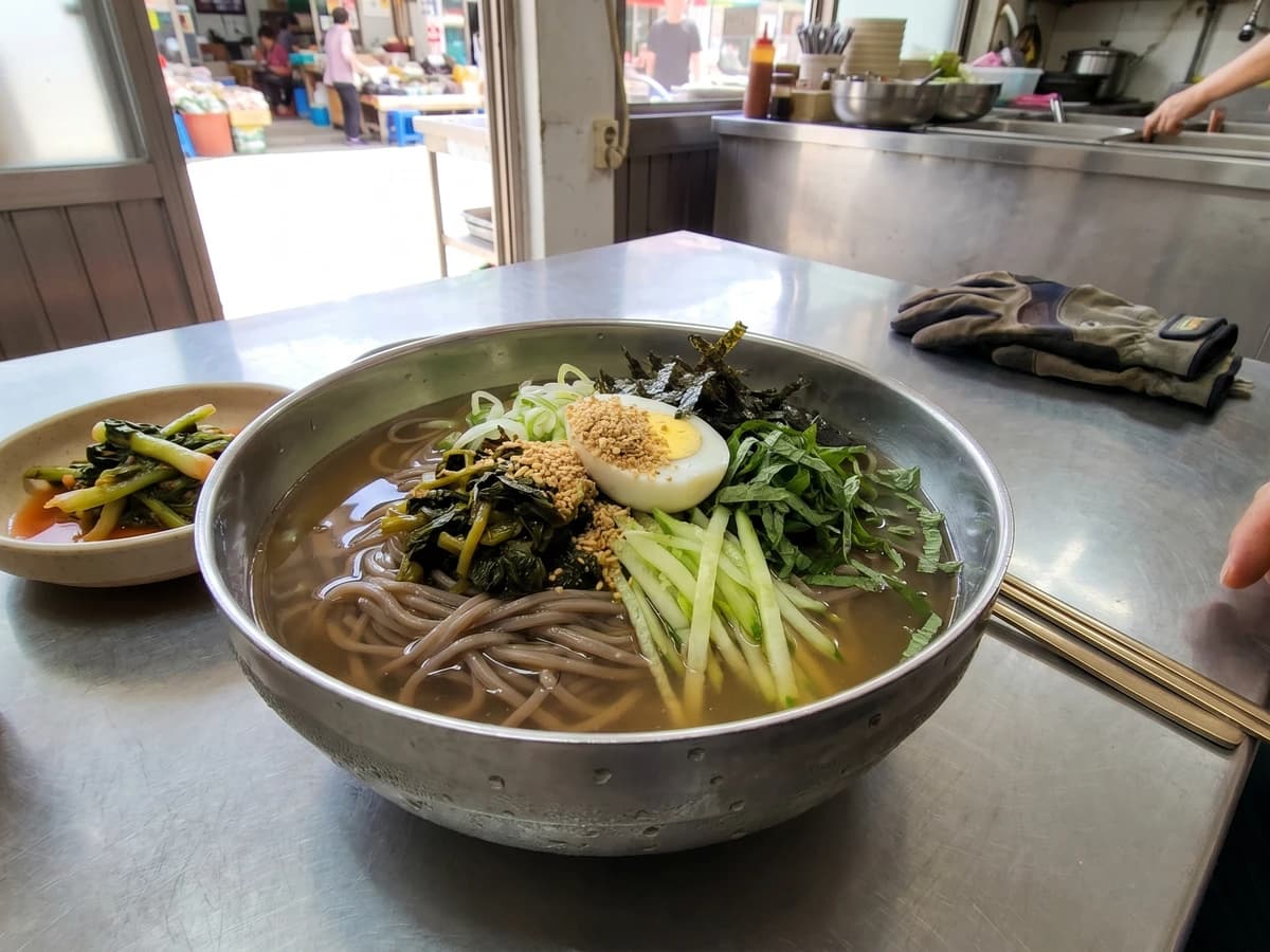 Dotori-guksu (도토리국수, Acorn Noodles)