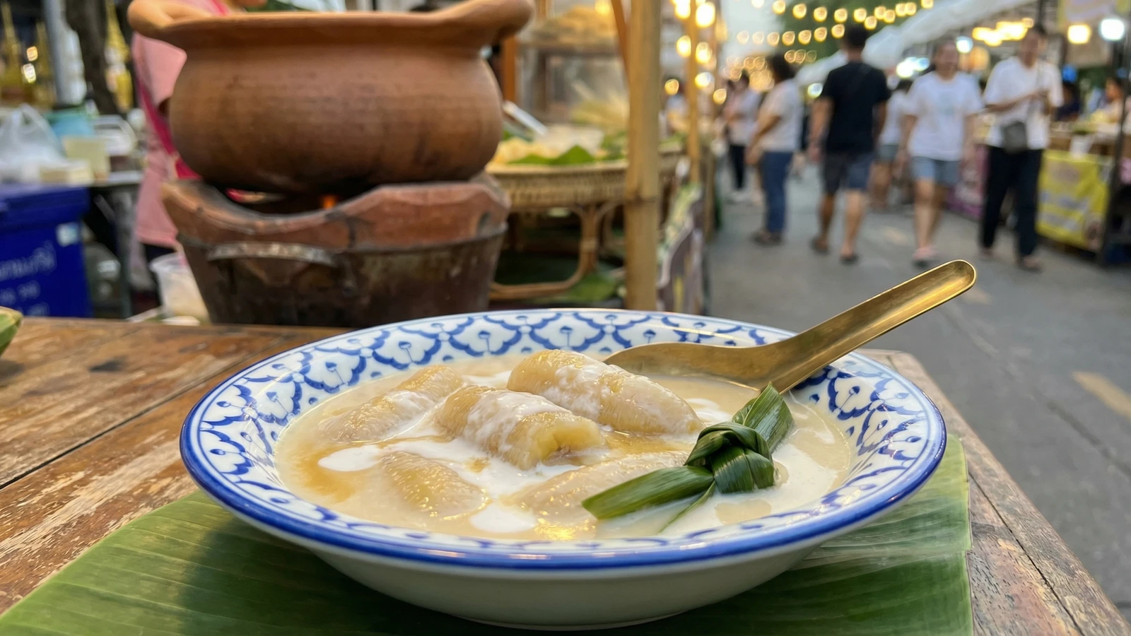 Banana in Coconut Milk (Kluay Buat Chi)