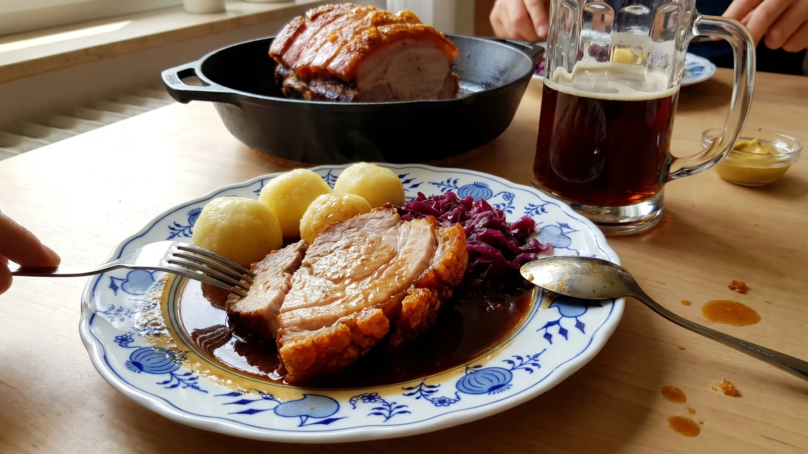 Bayerischer Schweinebraten mit Biersoße