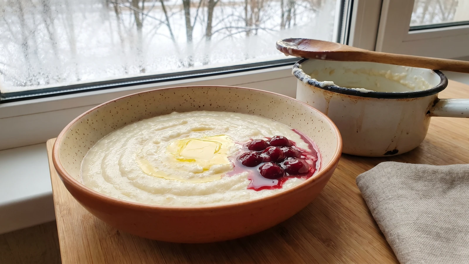 Molochna Kasha (молочна каша, semolina milk porridge)