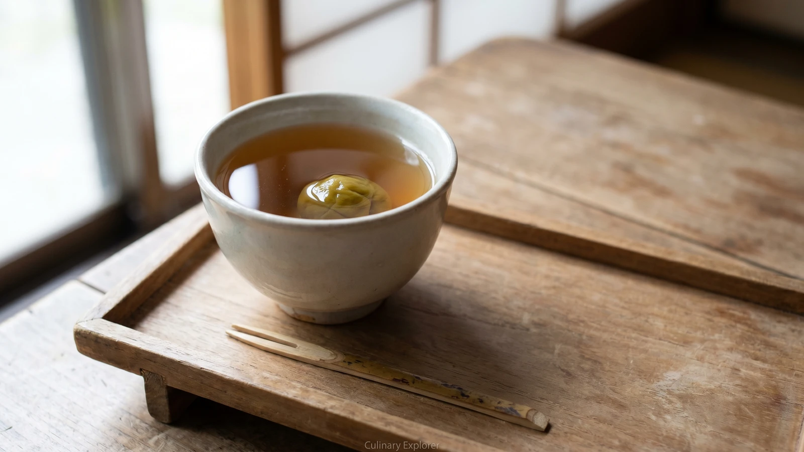 Umeshu Oyuwari (梅酒のお湯割り, hot umeshu)