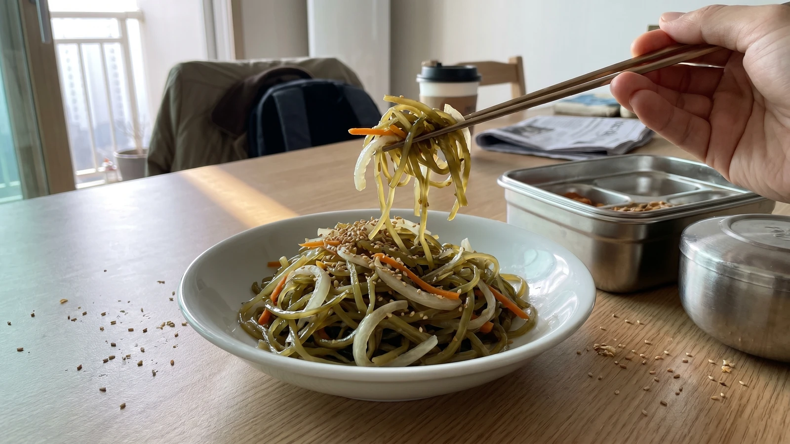 Miyeokjulgi-bokkeum (미역줄기볶음, Stir-Fried Seaweed Stems)