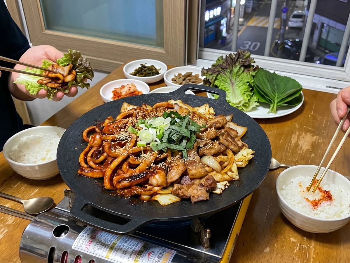 Osam-bulgogi (오삼불고기, Squid and Pork Belly Stir-Fry) - Chef Jeong-sun