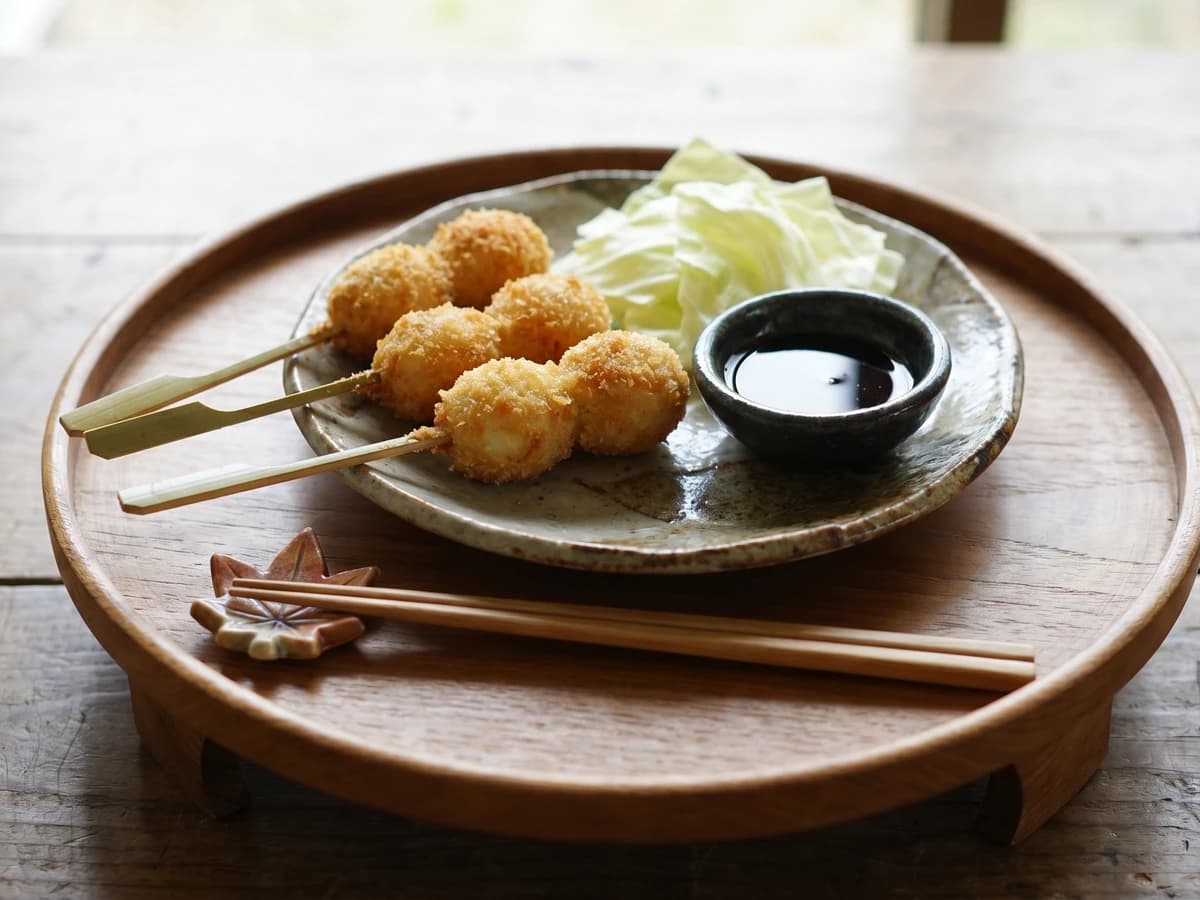 Uzura Kushikatsu (うずら串カツ, fried quail egg skewer)