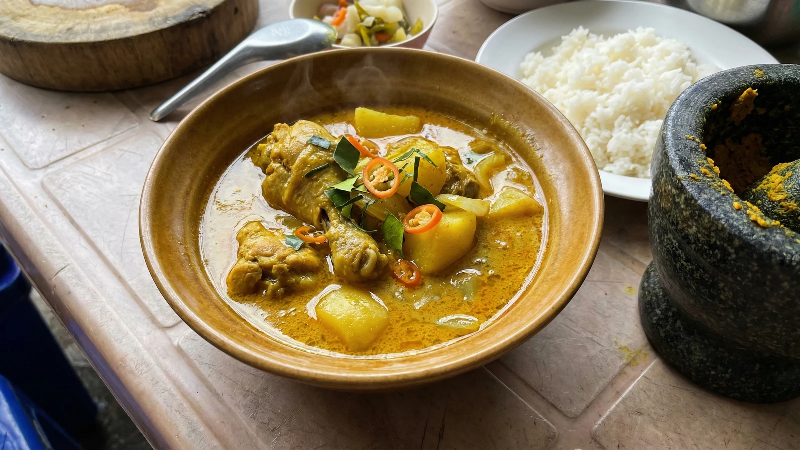 Yellow Curry with Chicken (Gaeng Kari Gai)