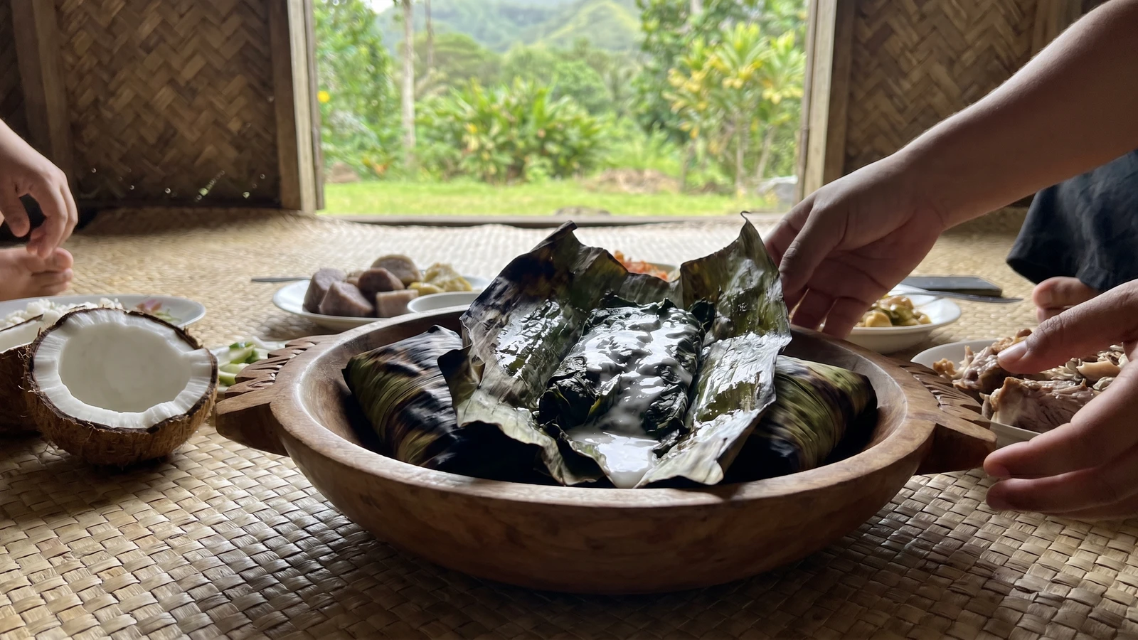 Palusami (Sāmoan Taro Leaves Baked in Coconut Cream)
