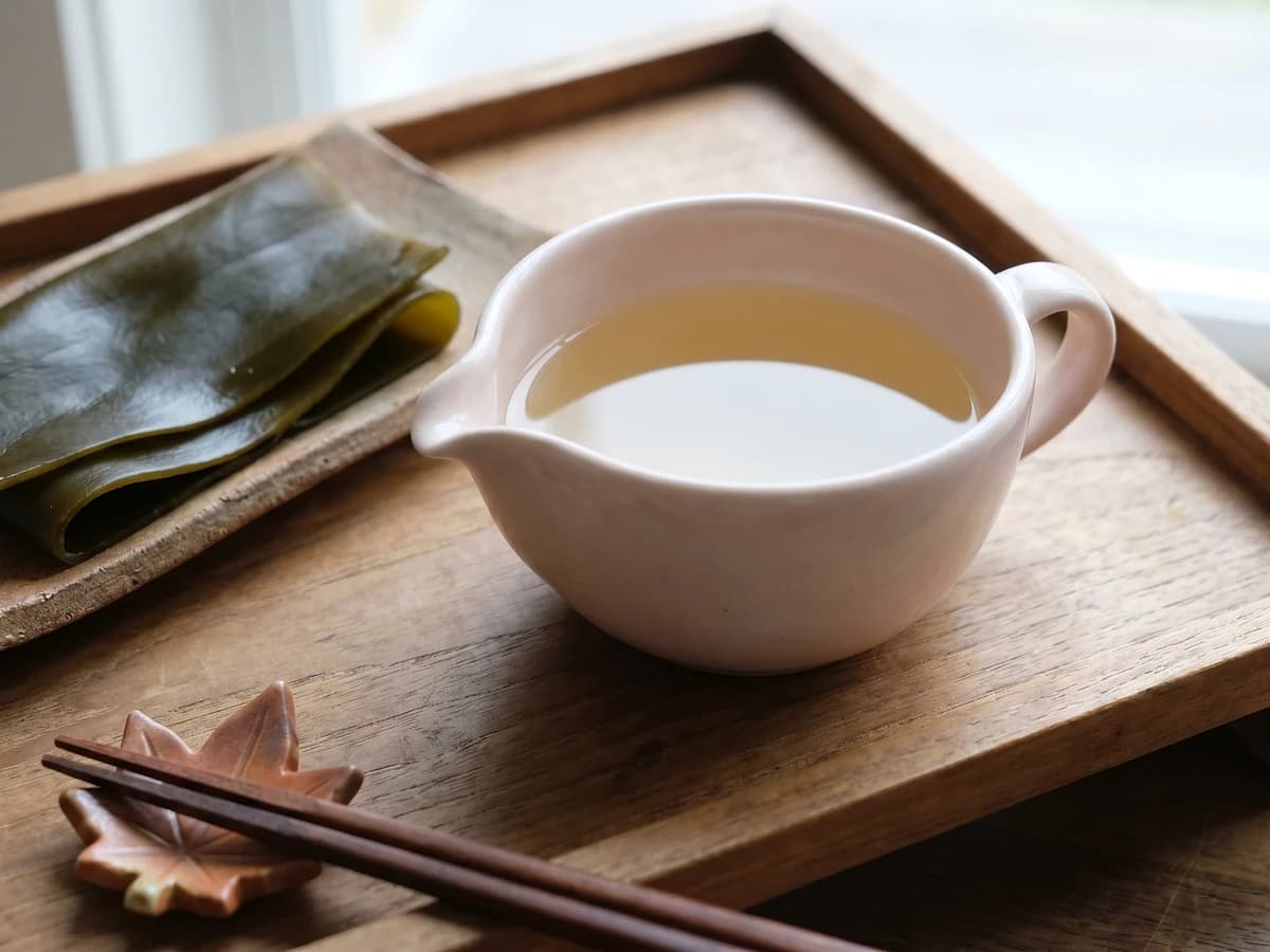 Konbu Dashi (昆布だし, kelp stock) - Chef Takumi