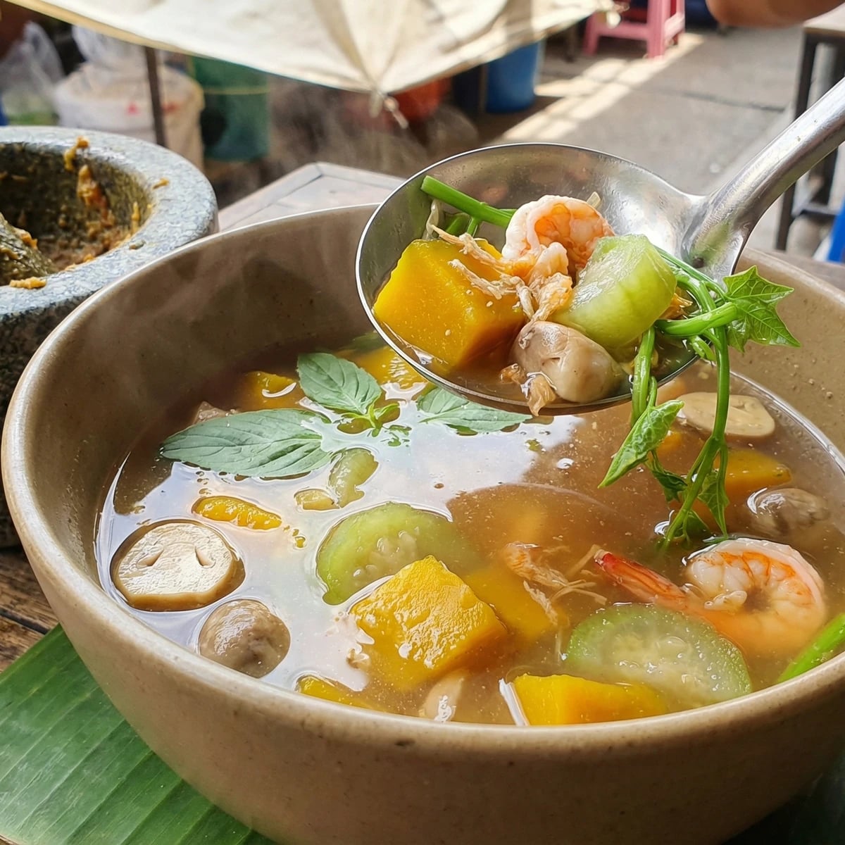 Peppery Vegetable Curry (Gaeng Liang)
