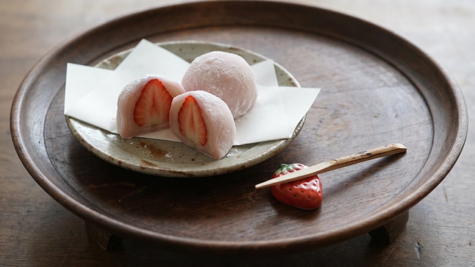 Strawberry Daifuku (いちご大福, Ichigo Daifuku)