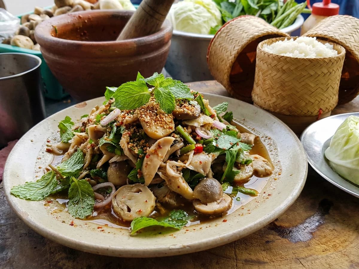 Isan Mushroom Larb (Larb Het)